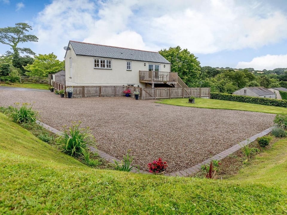 Reverse level property within a peaceful setting