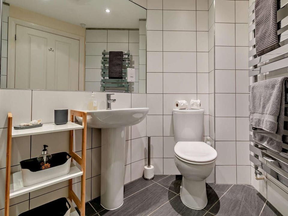 Beautiful en-suite shower room