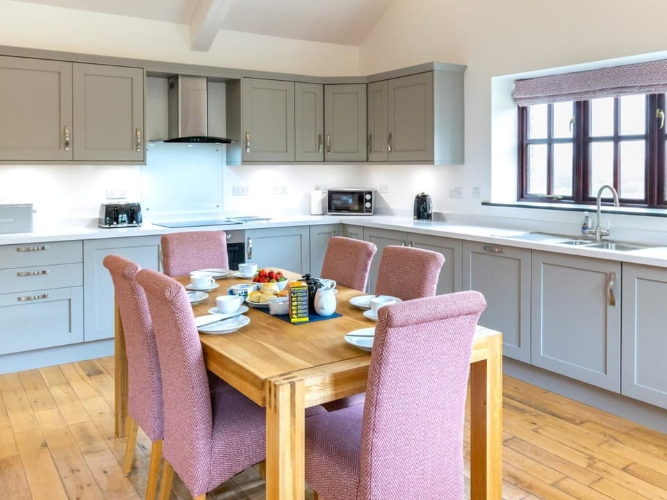Newly fitted kitchen in 2025