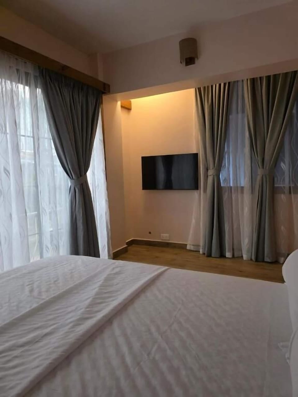 Double Room, City View | Blackout drapes, WiFi (free), bed sheets