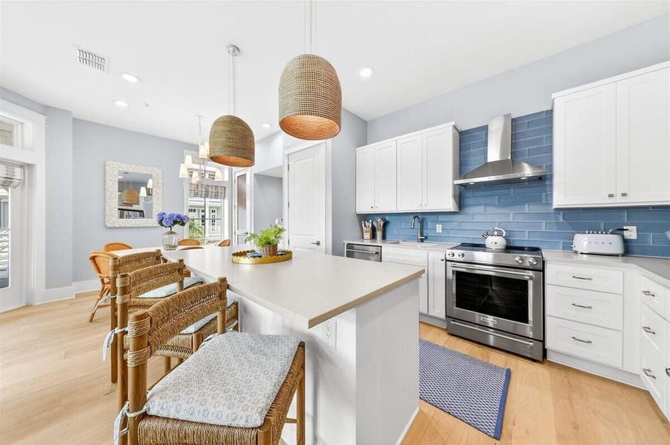 1st Floor, Kitchen