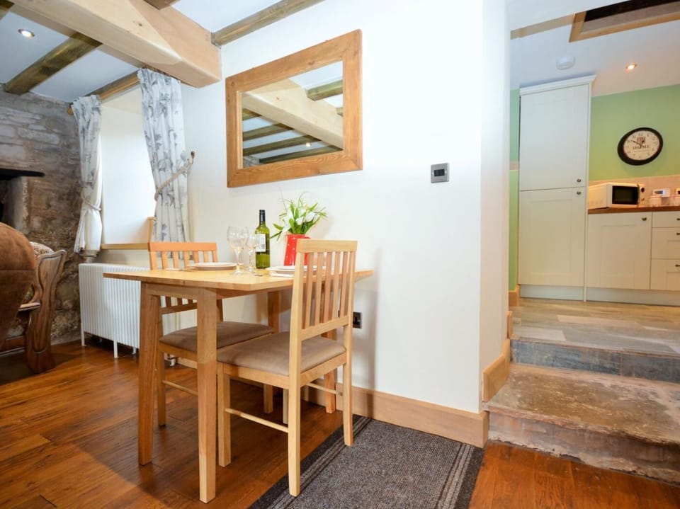 Dining area through to kitchen