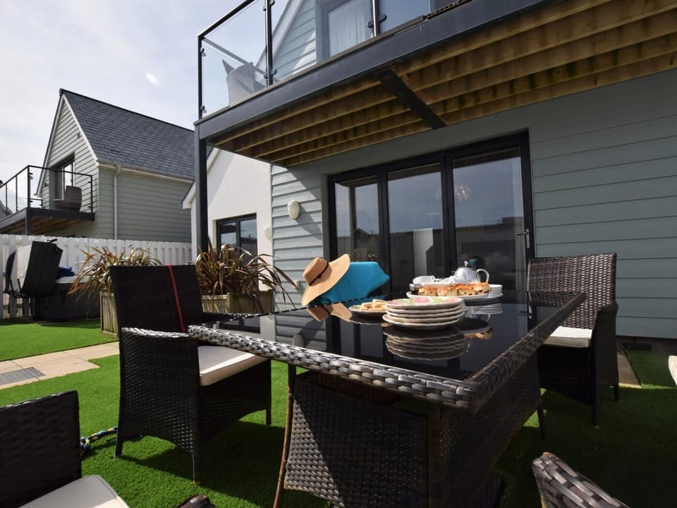 Dine al fresco in the property's spacious garden 