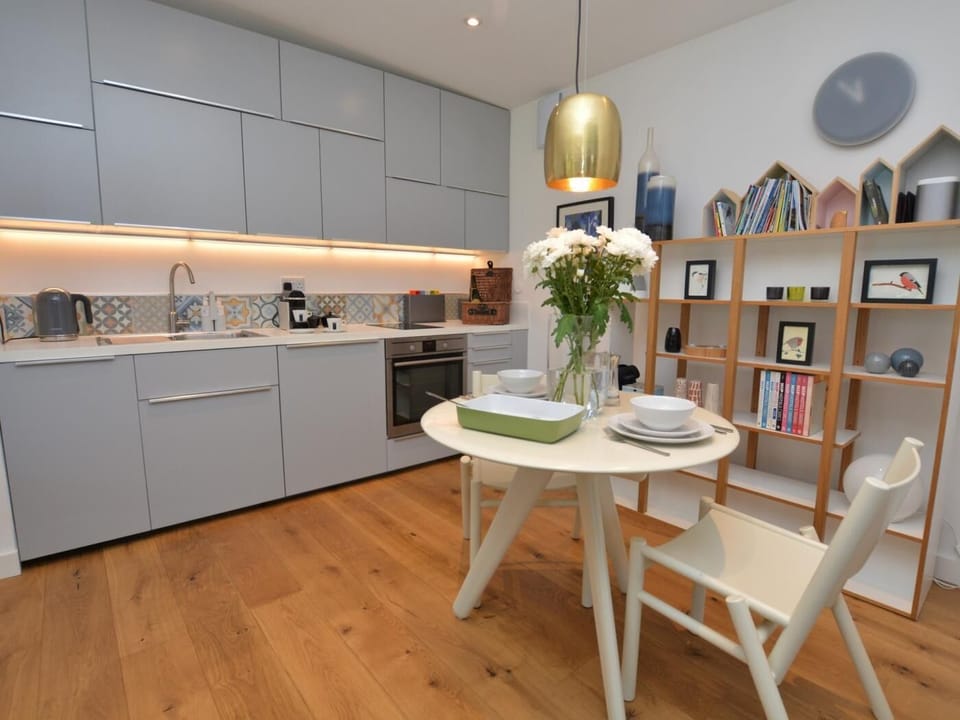 Bright kitchen/dining area