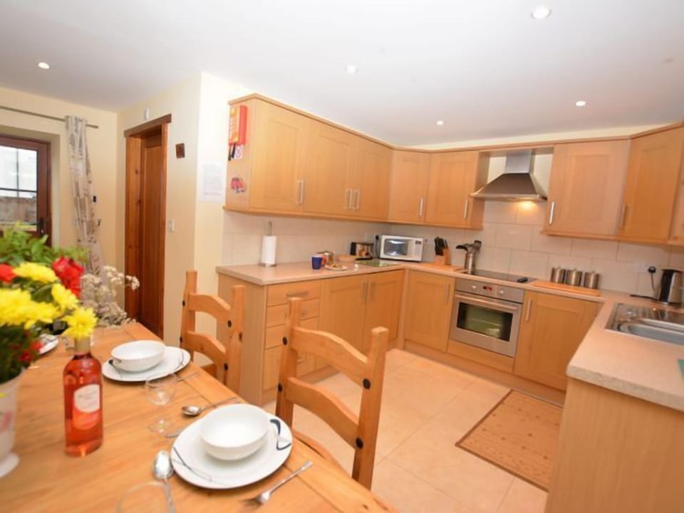 Contemporary kitchen space