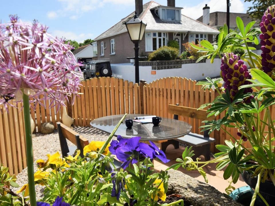 Enclosed garden