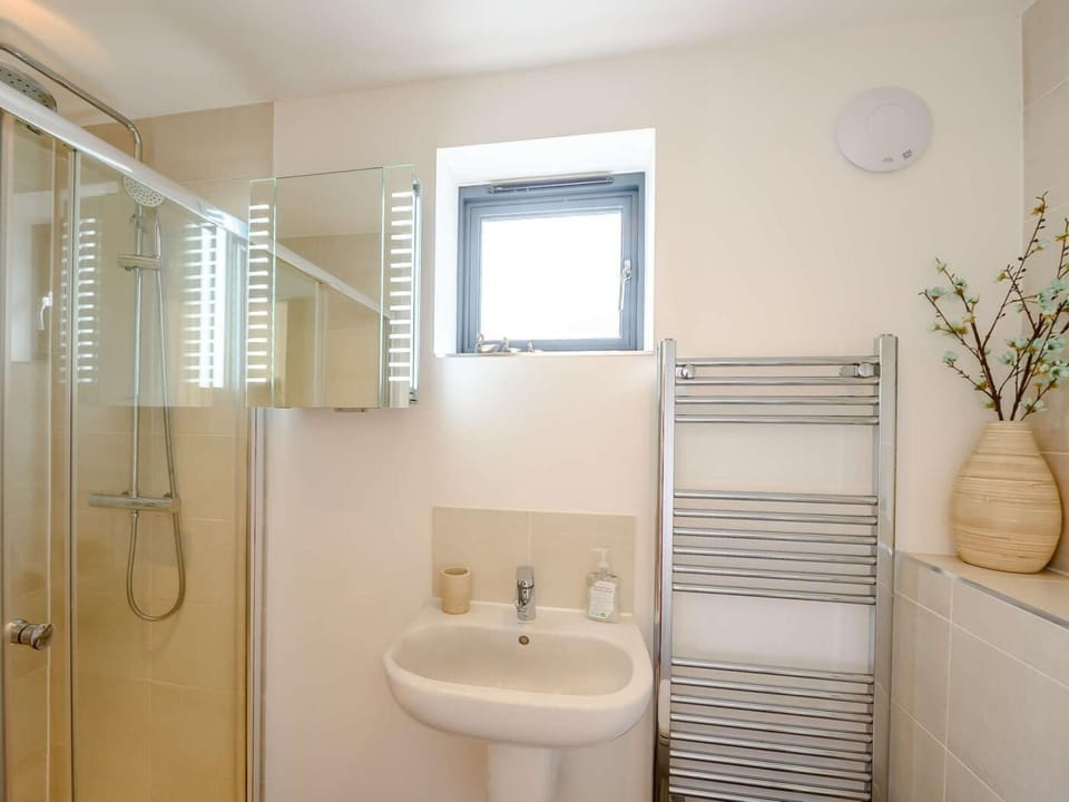 En-suite shower 