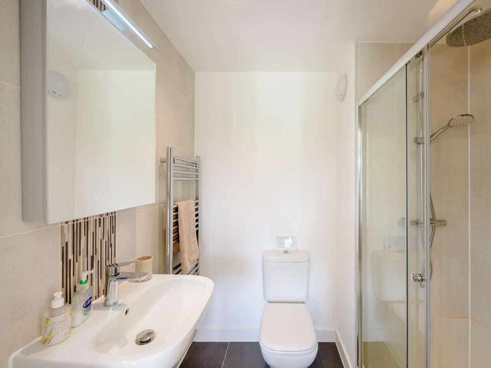 En-suite shower 