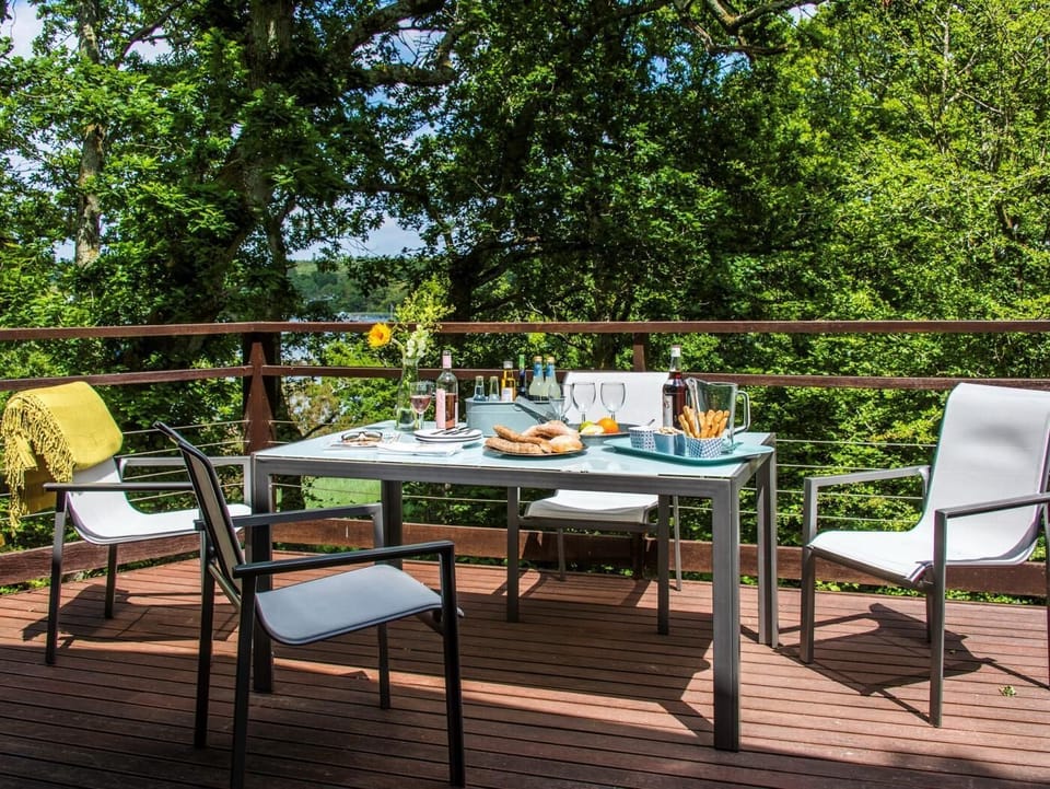 Dining on the veranda in the sun