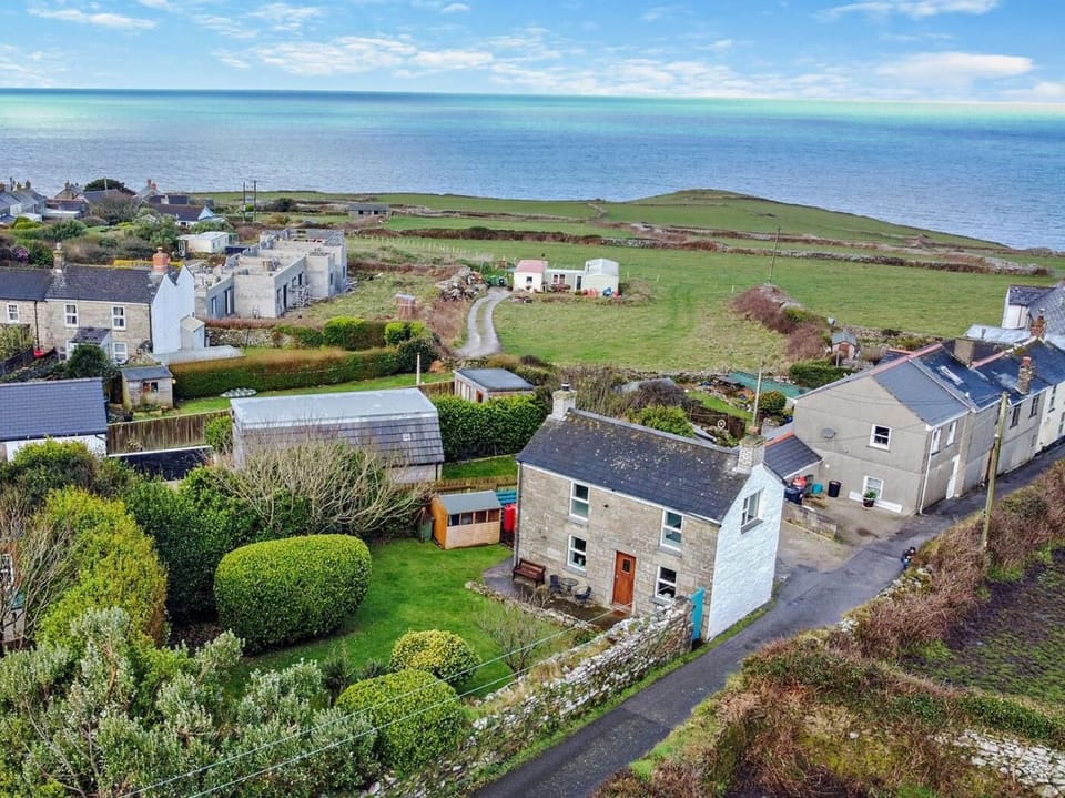 A boldthole for two, nestled close to the sea in a quite village location