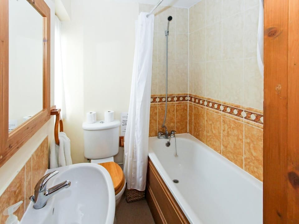 En-suite bathroom