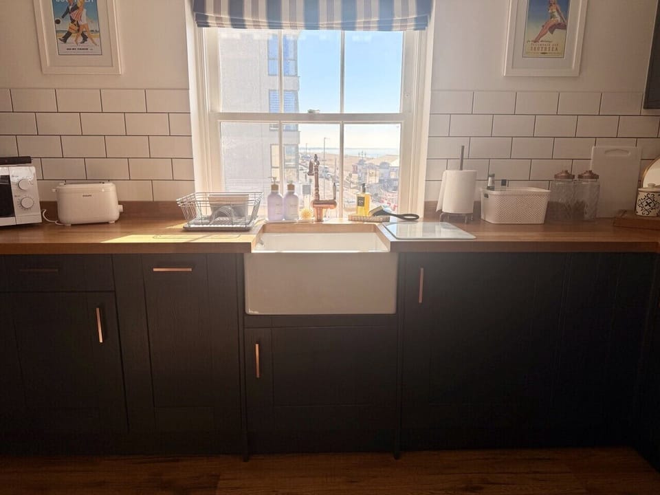 A room with a view, kitchen overlooks the pier too