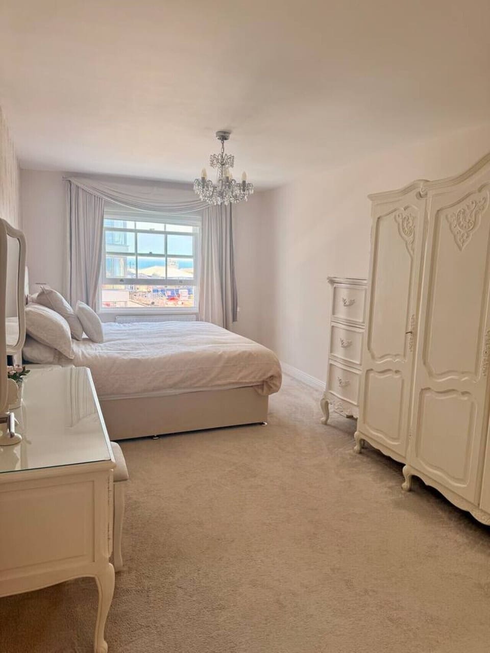 Super King or Twin room with sea views