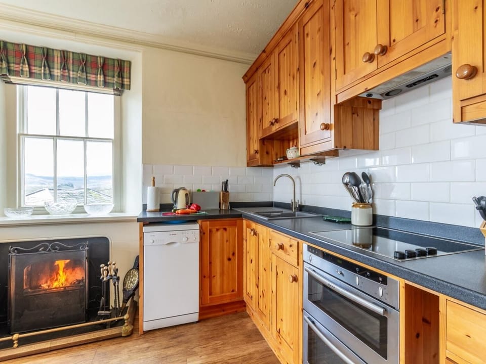 Bespoke pine kitchen with granite work tops