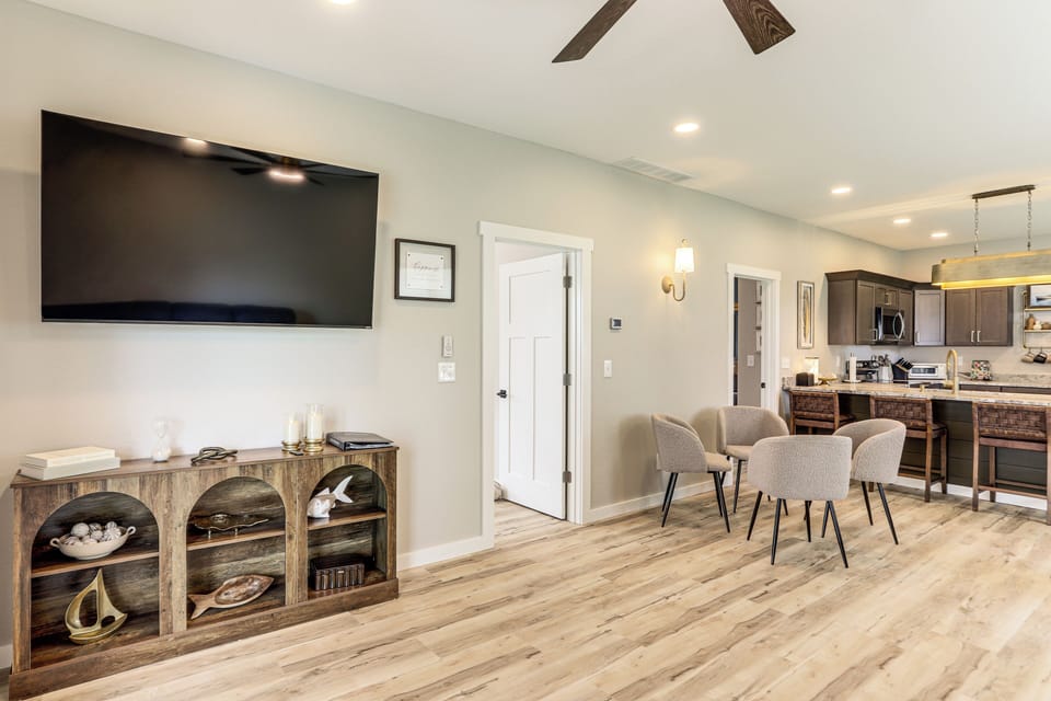House (2 Bedrooms) | Interior