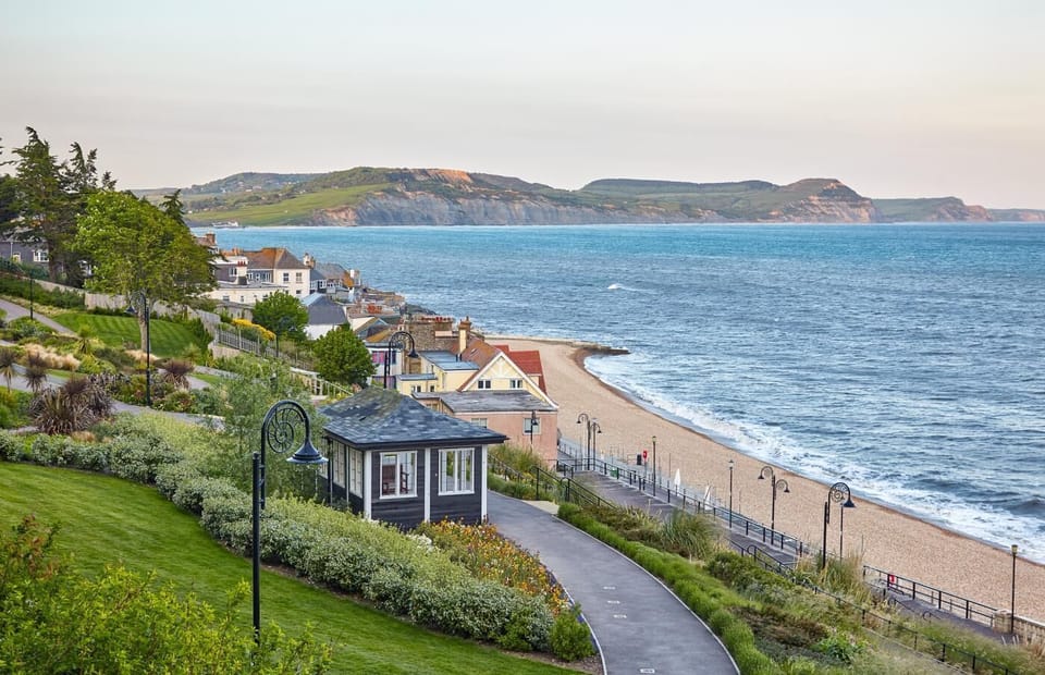Sample the independent eateries and shops in Lyme Regis 