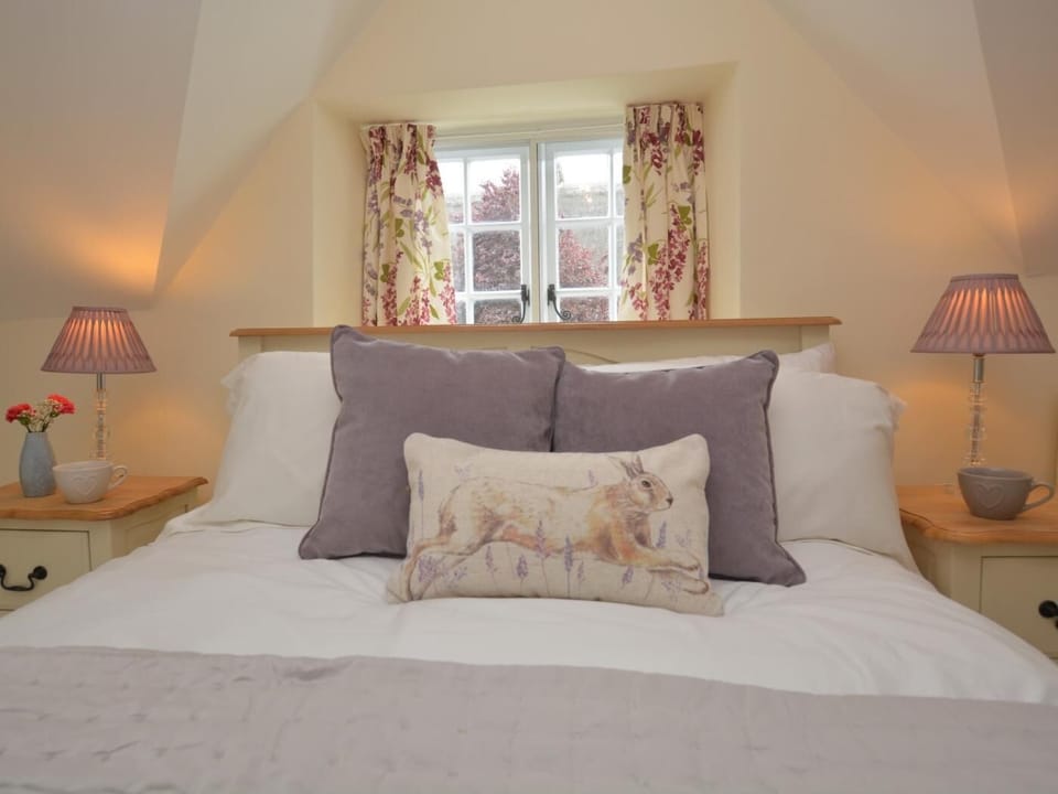 Bedroom detail 
