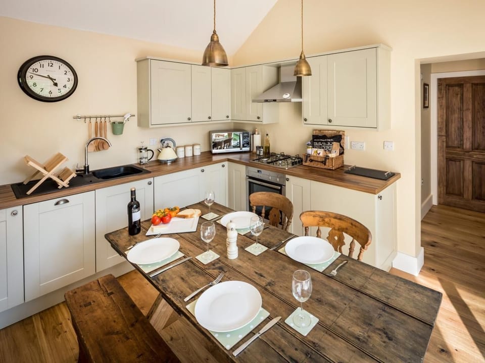 Entertain the whole family in the kitchen/diner