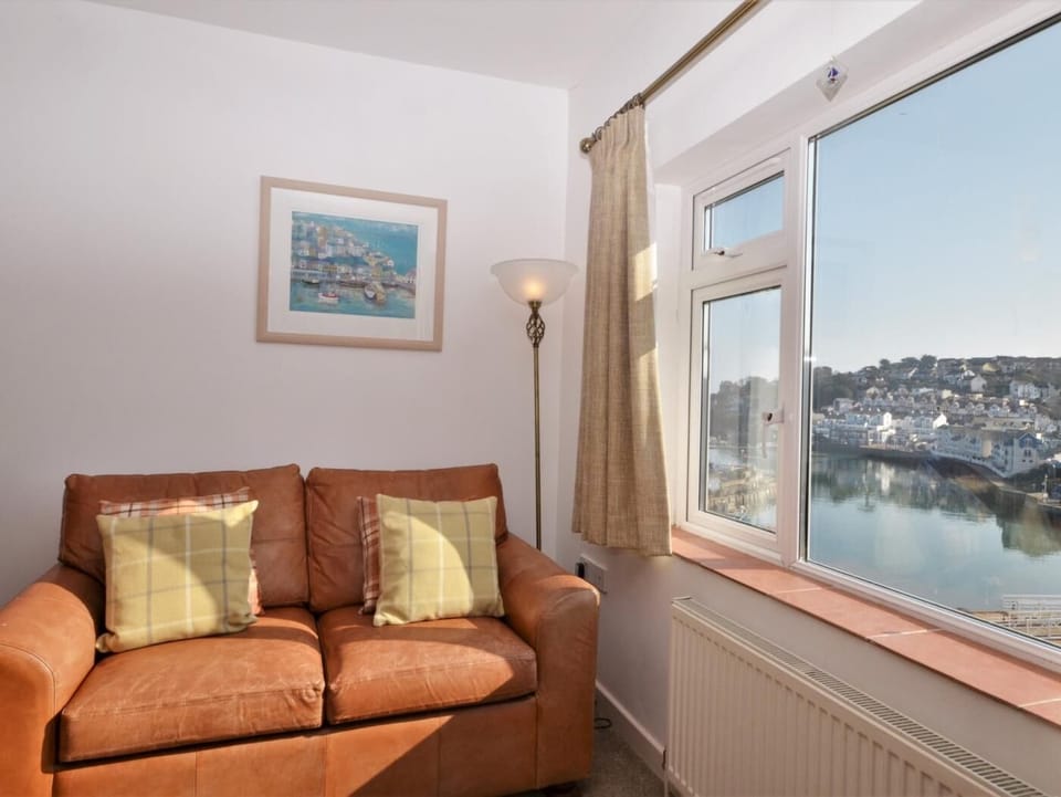 Relax in the lounge and enjoy the views of the harbour