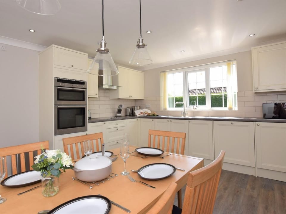The well-equipped kitchen/diner