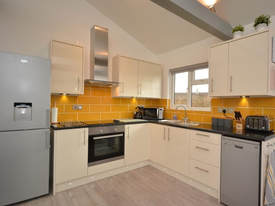 Well equipped, modern kitchen