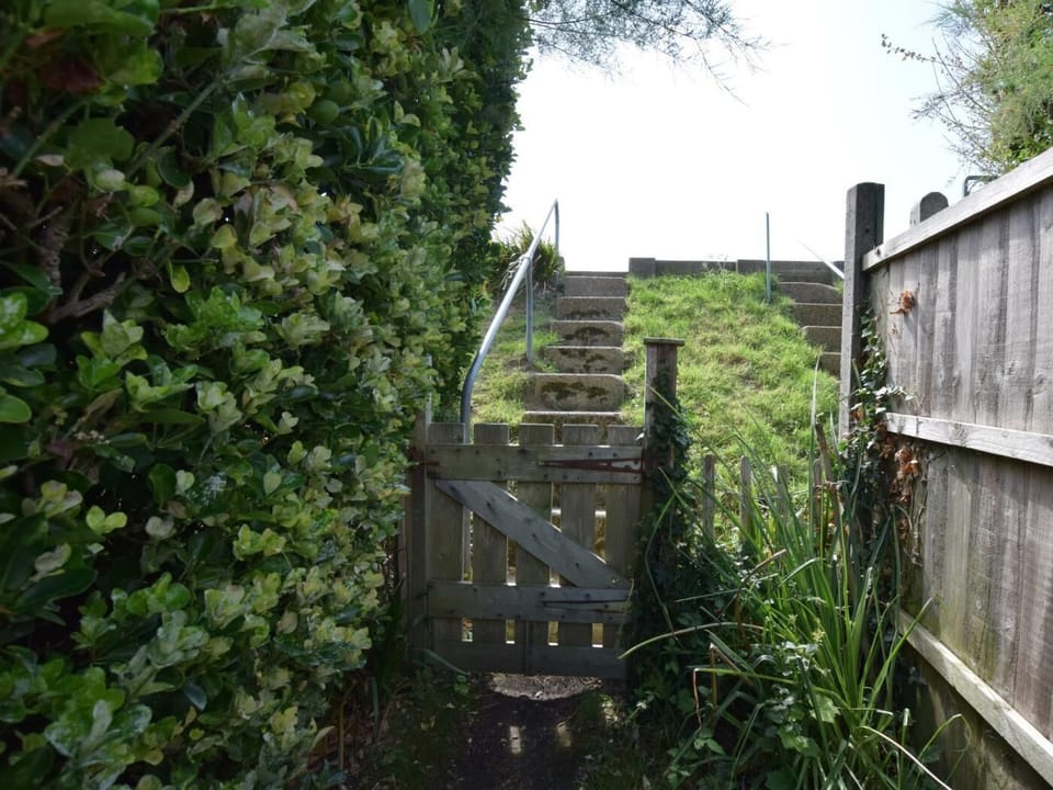 Direct access to the beach
