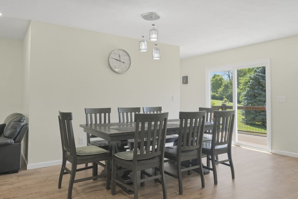 House, 5 Bedrooms | Dining