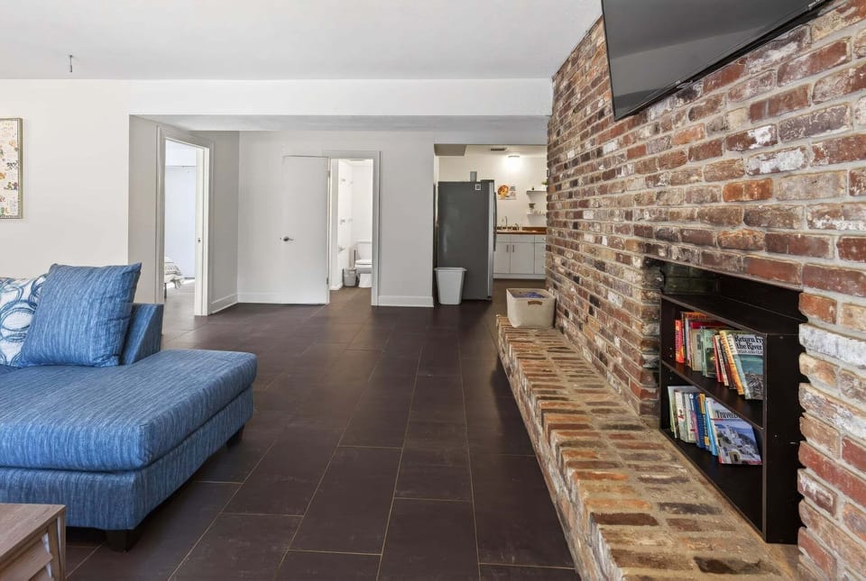 House, 5 Bedrooms | Living area | Smart TV, streaming services