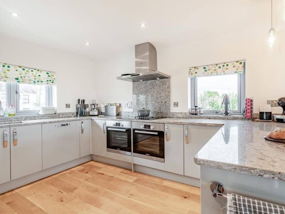Contemporary kitchen with everything you need to feed the family