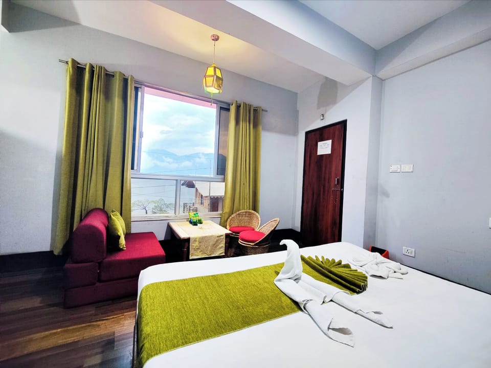 Deluxe Double Room, Valley View | WiFi (free)
