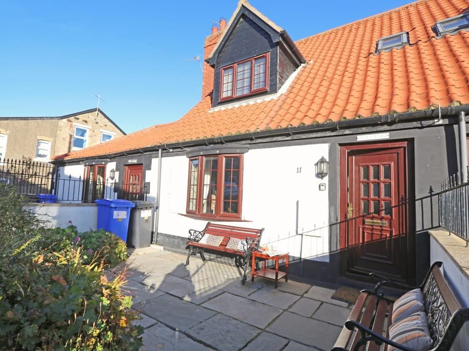 Cottage is close to the beach 
