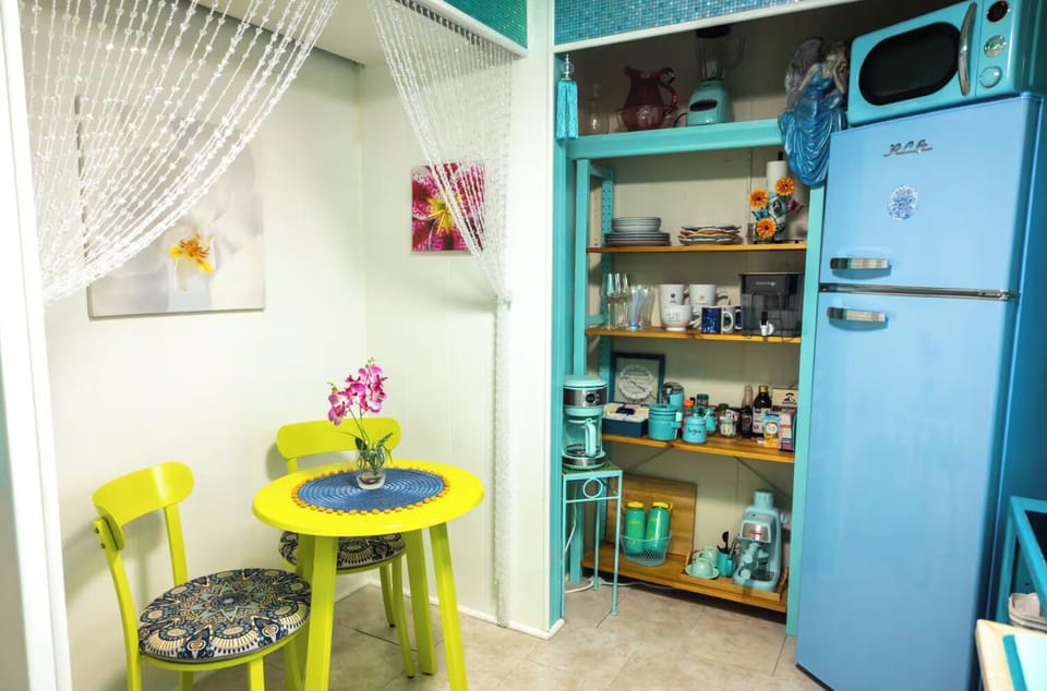 The coffee breakfast nook