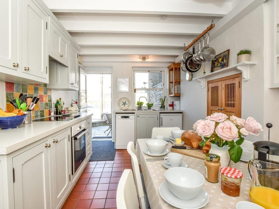 Stunning cottage kitchen