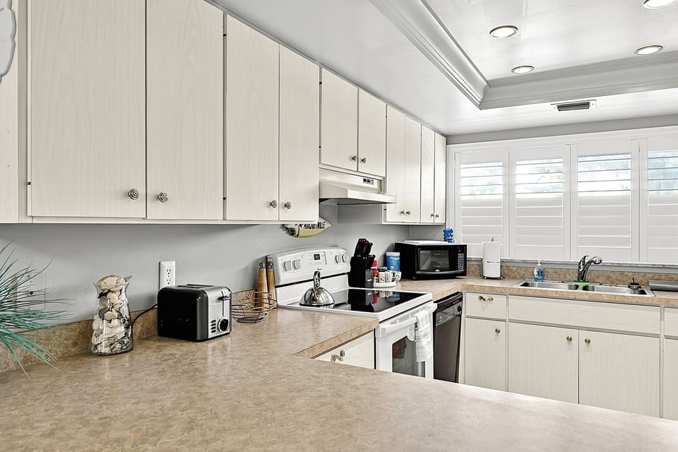 Deluxe Apartment, Patio | Private kitchen