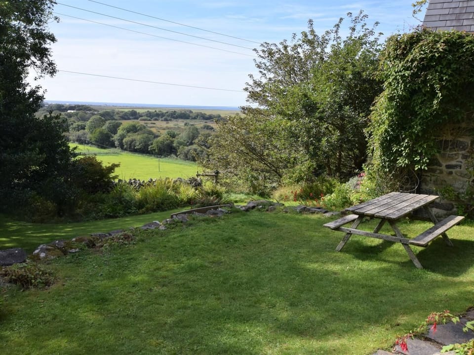 Relax and enoy the stunning surroundings