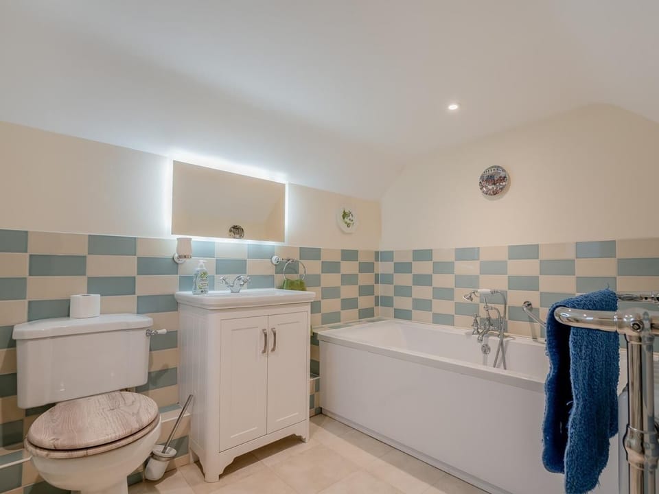En-suite to Master Bedroom