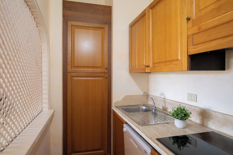 Apartment, Sea View | Private kitchen | Electric kettle