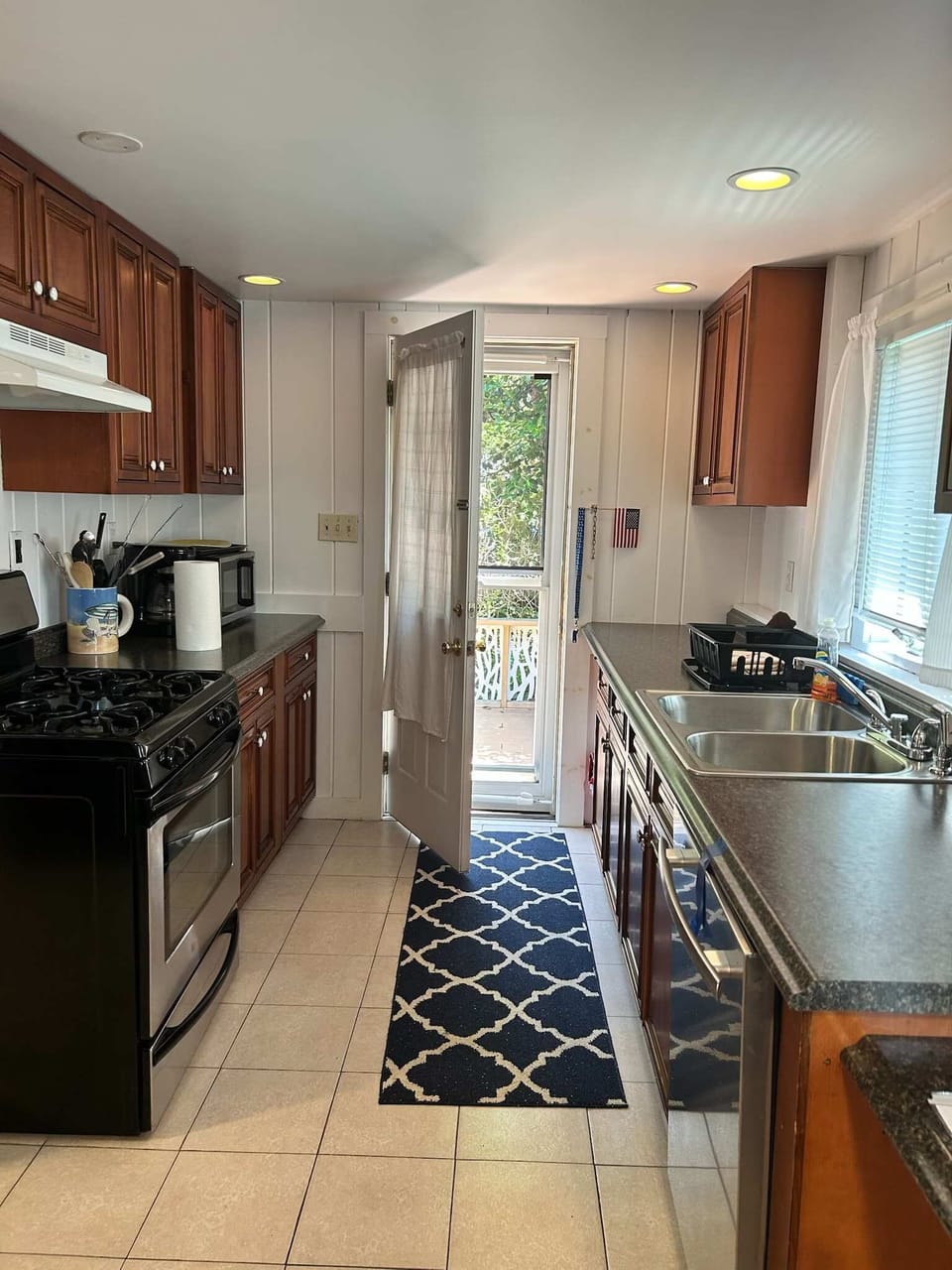 Kitchen Area.  Stove, Refrigerator, dishwasher, everything you need to cook in!