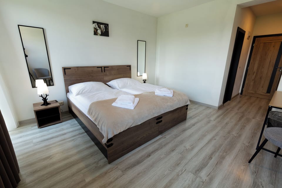 Classic Double Room, Balcony, Hill View | WiFi (free)