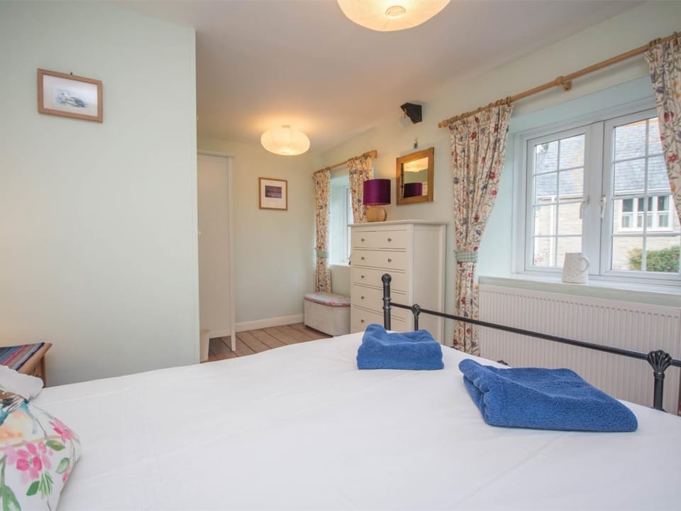 Elegant double bedroom 