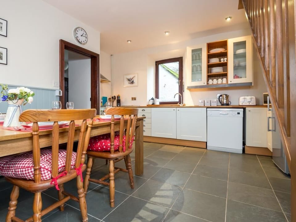 New kitchen installed - photo due to be updated