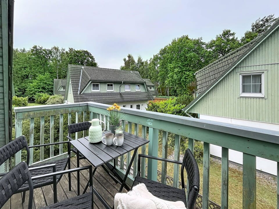 Garden, Outdoor Furniture, Chair, Yard, Deck, Porch, Fence, Shade, Backyard, Landscaping