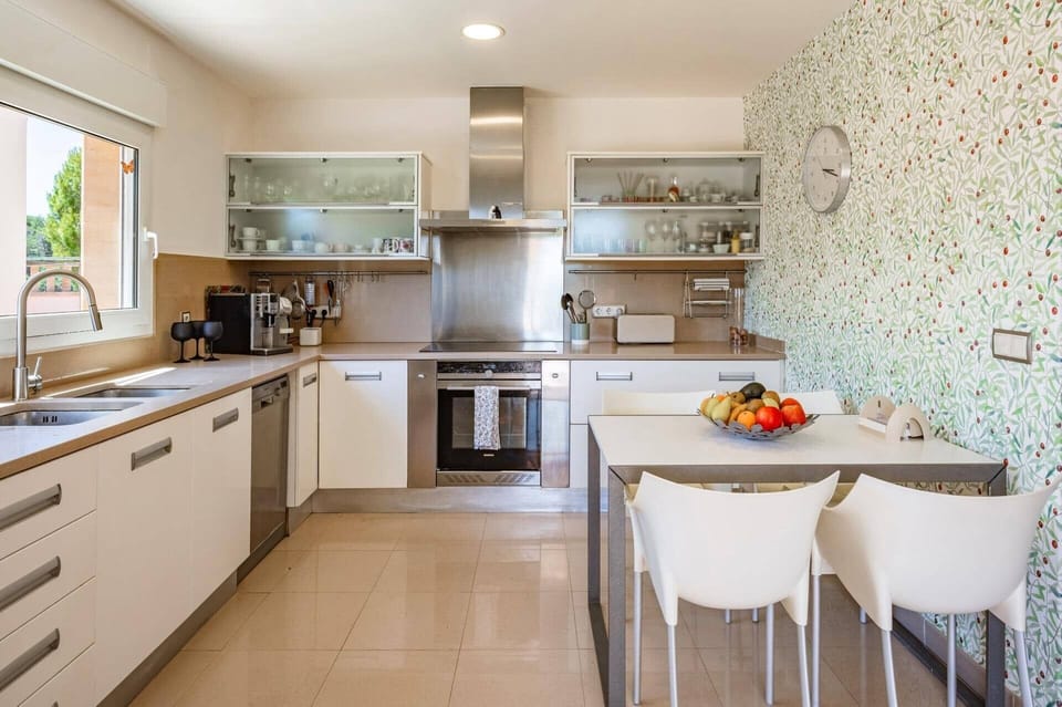 Villa Oliveres image