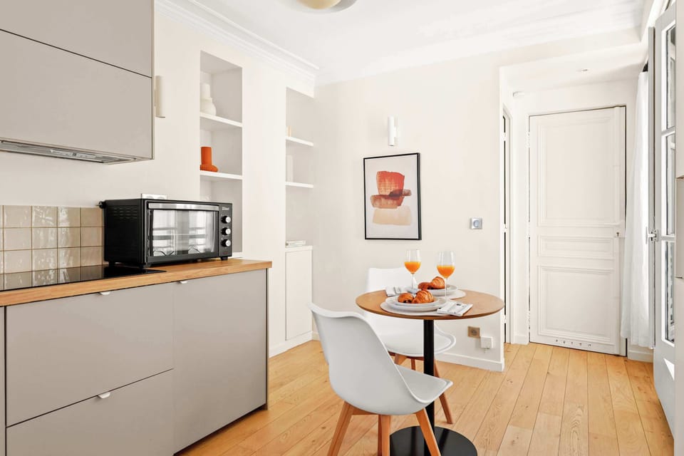 The kitchen and dining area