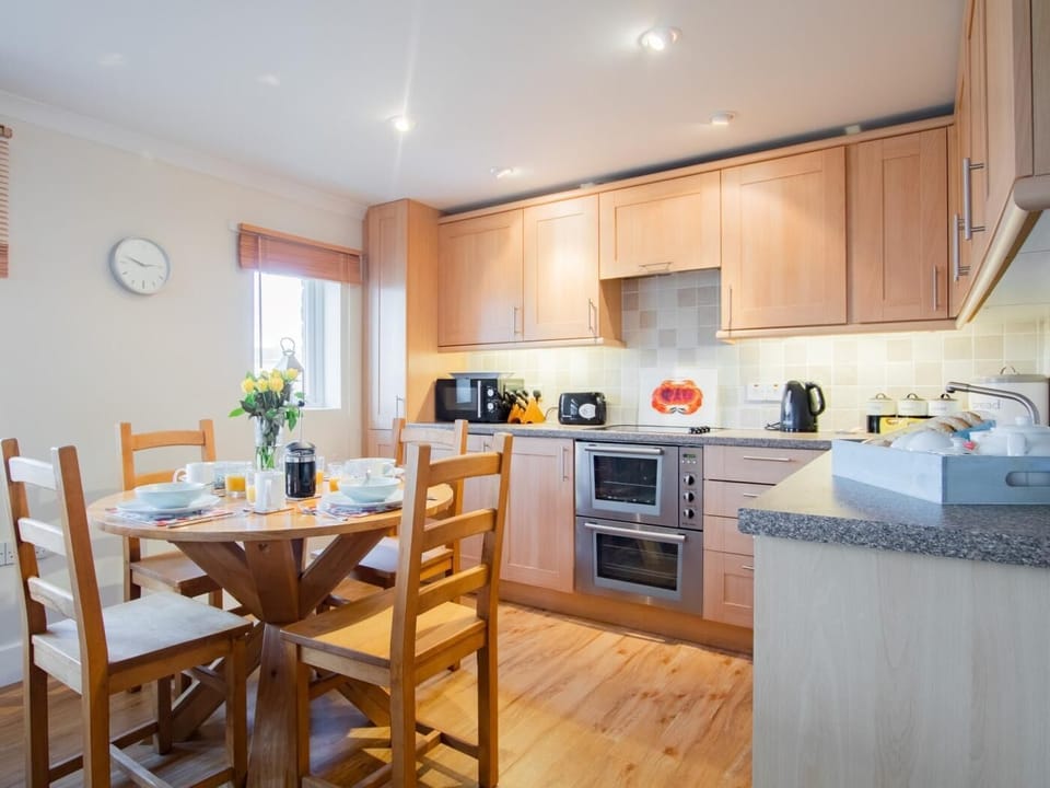 Create delicious dishes in the modern kitchen/dining area