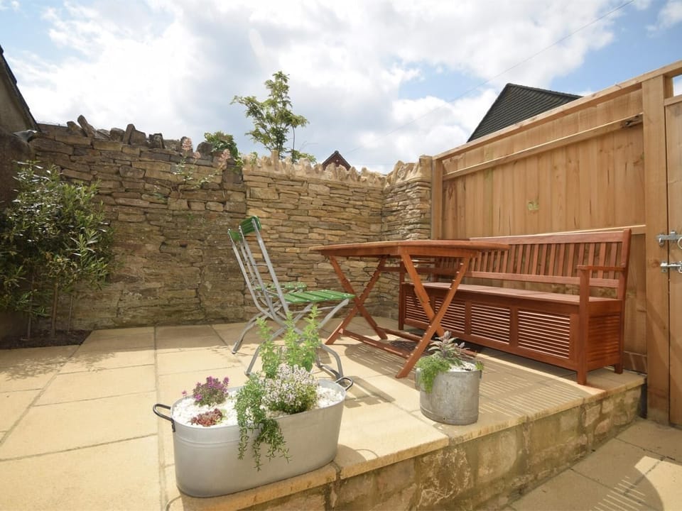 Enclosed patio garden