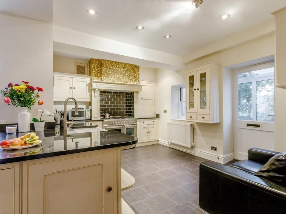 The spacious kitchen allows you to be creative with culinary masterpieces
