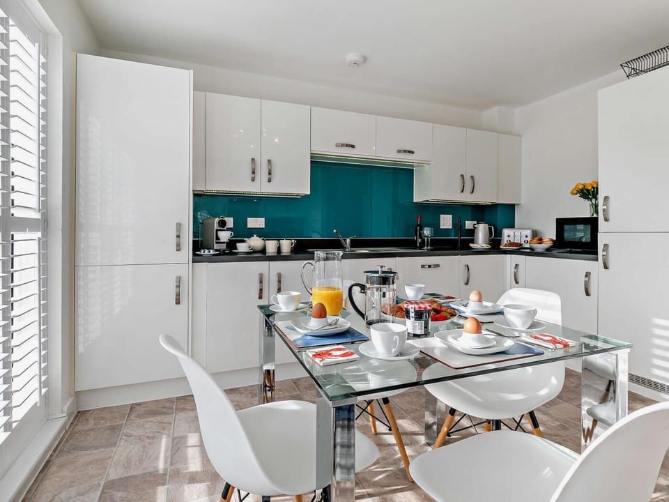 Enjoy breakfast in the light and bright kitchen/diner