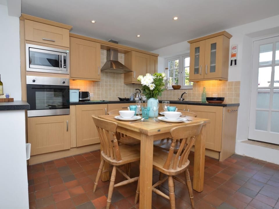 Kitchen/dining area leading to the garden