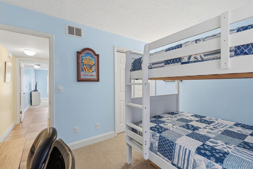 Double/Double Bunkbed in the guest bedroom